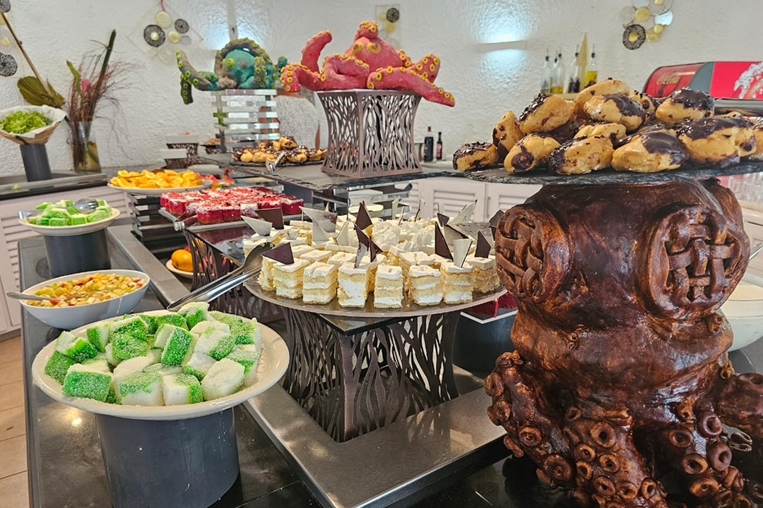 Dinner Buffet at Le Boucanier Restaurant | Casuarina Resort & Spa