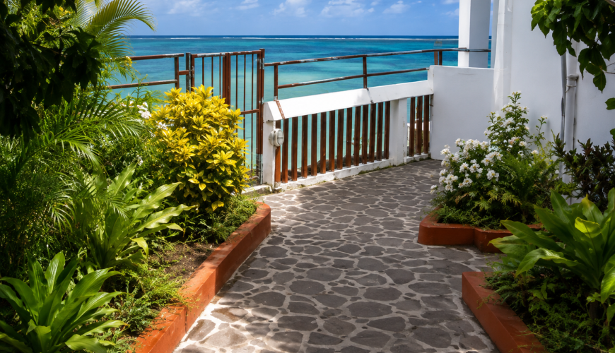 Le Récif Guest House — Half board + 2 full day tours — 4–6 Pax