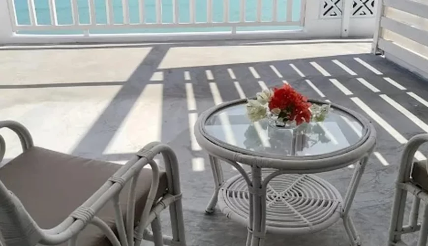 Le Récif Guest House — Half board + 1 full day tour + Île aux Cocos (with lunch) — 4–6 Pax