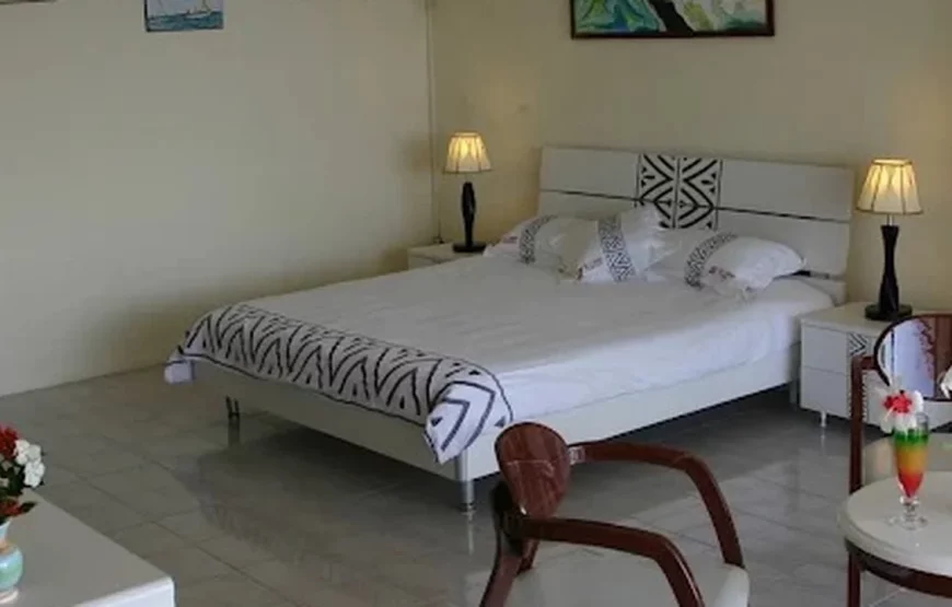 Le Récif Guest House — Half board + 2 full day tours — 7–10 Pax
