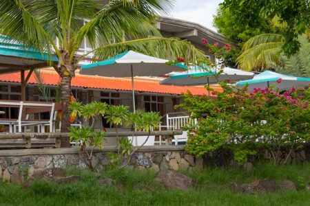 Oasis Vacances Guesthouse – Rodrigues — Half board + 1 full day tour + Île aux Cocos (with lunch) — 2–3 Pax